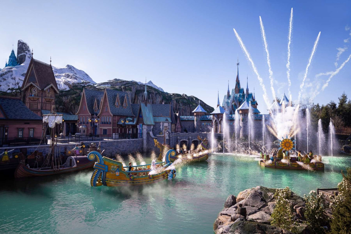 World of Frozen Disneyland Park