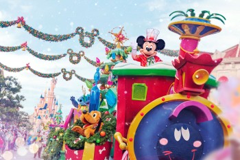enchanted christmas character parade mickey